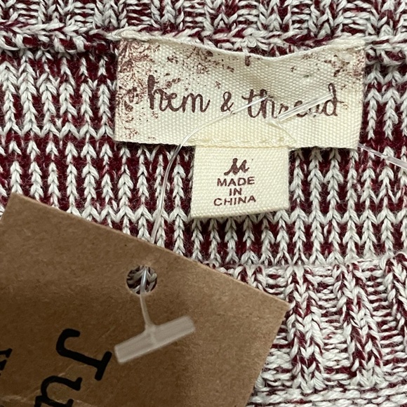 Hem & Thread Women’s Medium Shoulder cut out Burgundy cotton sweater Medium NWT - Picture 3 of 4